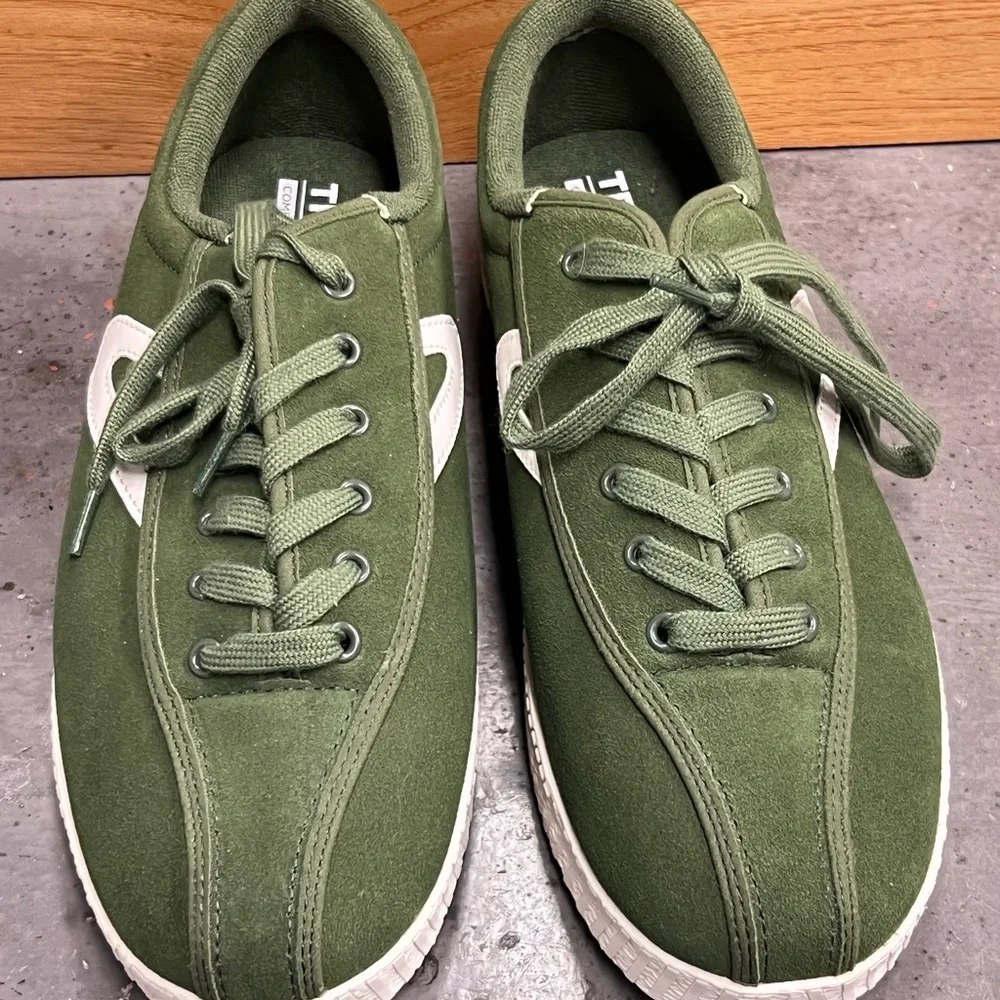 NWOT Tretorn Nylite Green Suede Sneakers size 8.5 - Picture 2 of 5